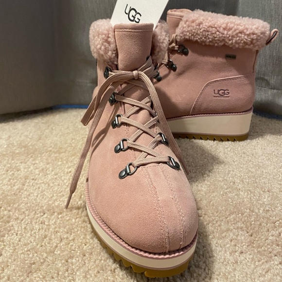 Ugg boots - Picture 4 of 4